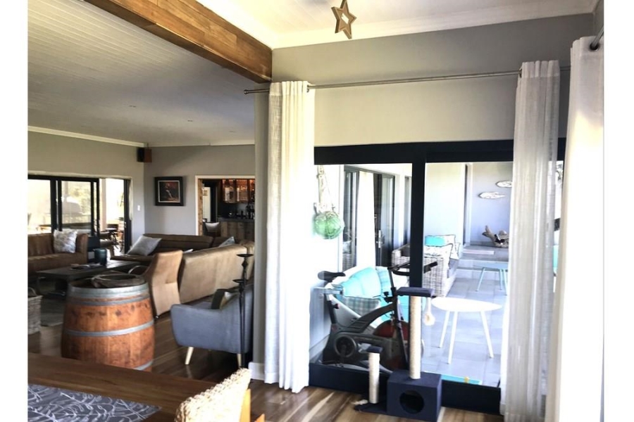 4 Bedroom Property for Sale in Heuwelkruin Western Cape